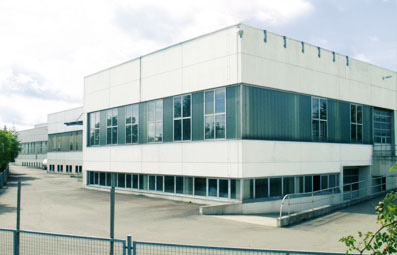 Produktionshalle, Industriehalle für Produktion Industriehallen für Produktion mit Lastenaufzug